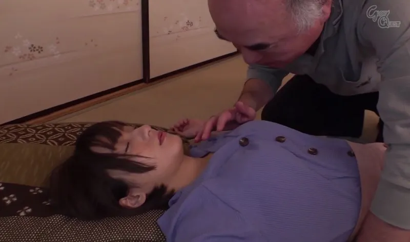 Bố chồng yêu vô tình làm con dâu ngất xỉu rồi sau đó …