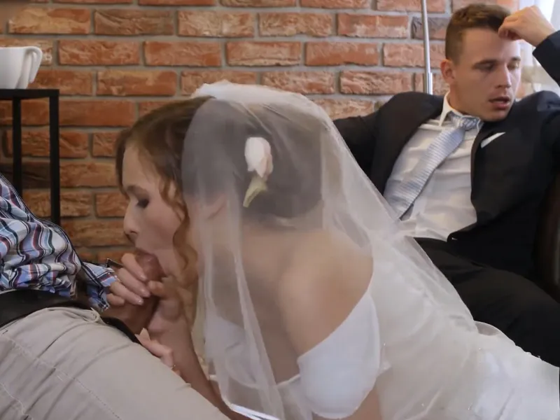 Cô dâu vụng trộm với trai ngay trước mặt người chồng mới cưới